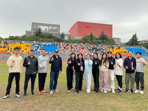 图14 国产在线
教工参加接力赛团体赛合照